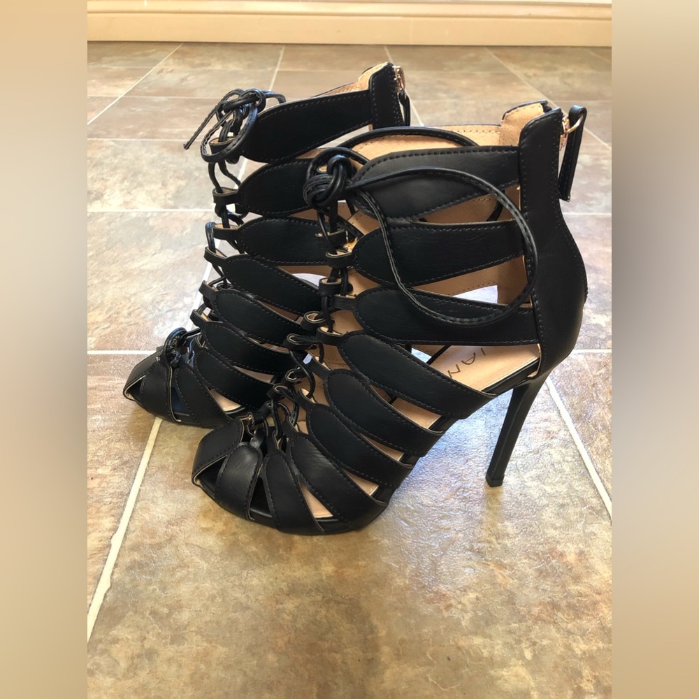LILIANA HIGH HEEL BOOTIES SIZE: 8.5